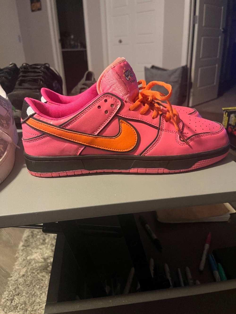New Nike SB Low Top Womens Pink / Orange shoes size 9
